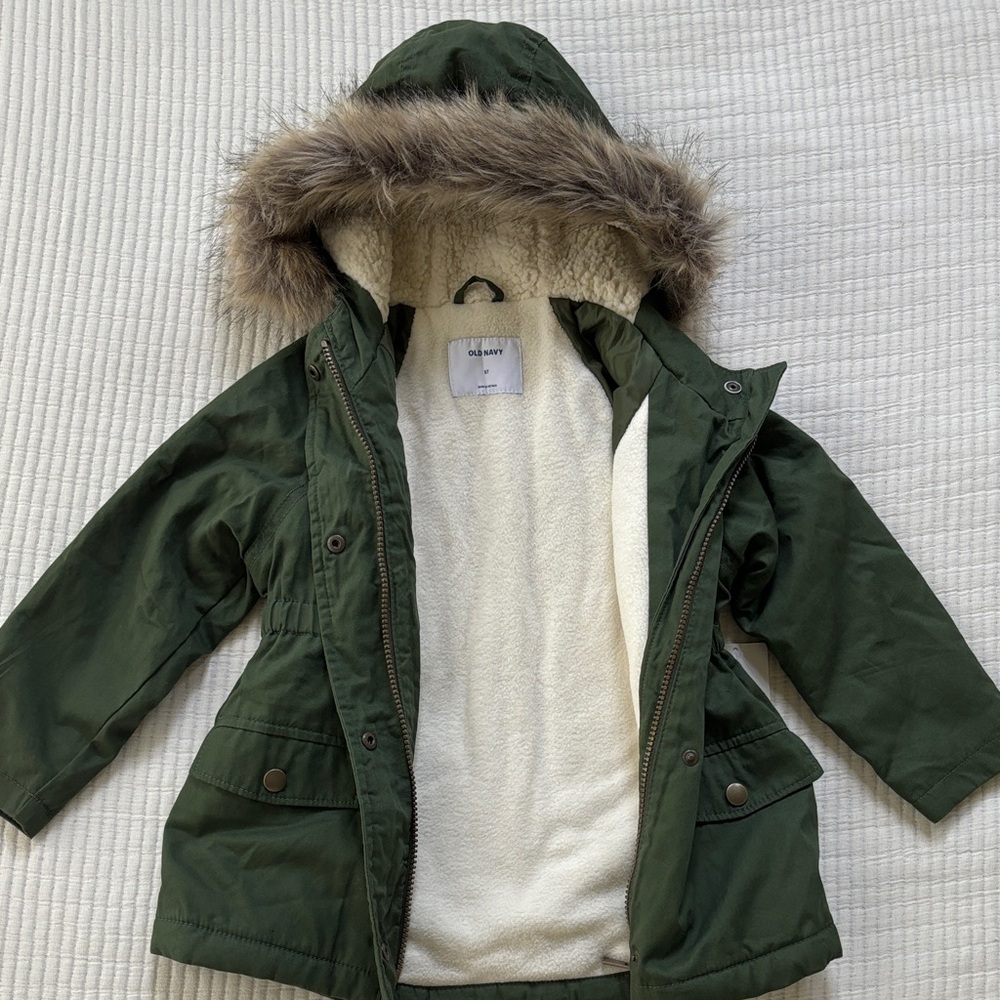 Old Navy Girls Utility Jacket in Olive. Hooded with Faux Fur Trim. Size 5T - Picture 2 of 8